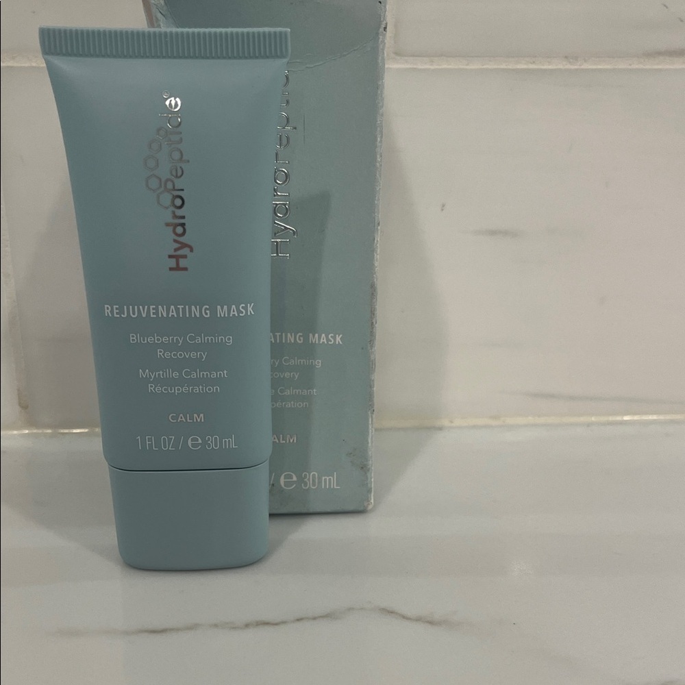HydroPeptide Calming Mask in Soft Blue - Picture 3 of 10